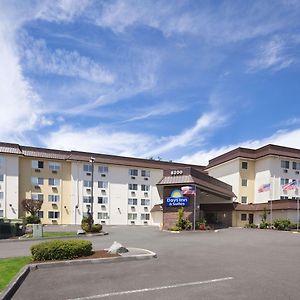Days Inn By Wyndham Lacey Olympia Area