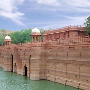 Welcomheritage Bal Samand Lake Palace