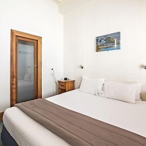 The Cambridge Hotel & Backpackers